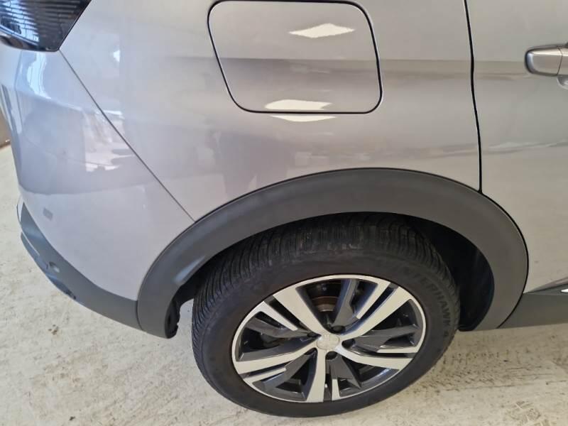 Peugeot 3008 SUV BLUEHDI 130 EAT8 SeS ALLURE - foto 43