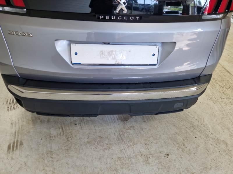 Peugeot 3008 SUV BLUEHDI 130 EAT8 SeS ALLURE - foto 45