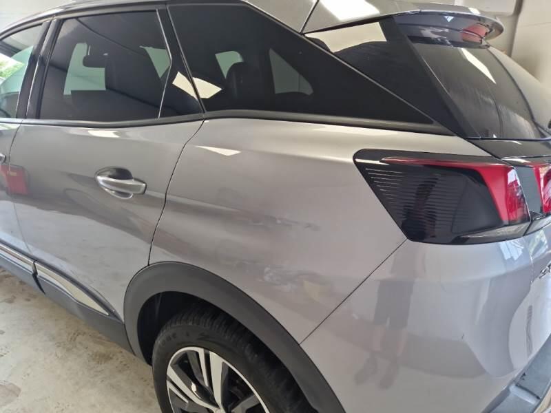 Peugeot 3008 SUV BLUEHDI 130 EAT8 SeS ALLURE - foto 48