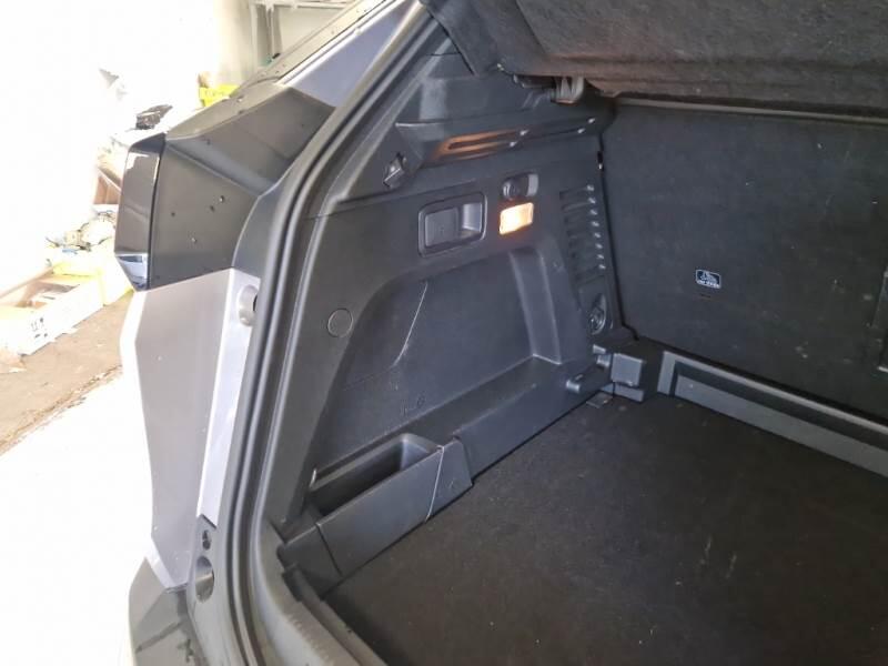 Peugeot 3008 SUV BLUEHDI 130 EAT8 SeS ALLURE - foto 79