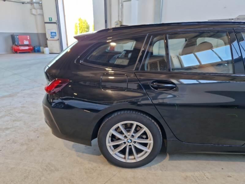 BMW Serie 3 Touring STATION WAGON 318D 48V TOURING AUTO - foto 58