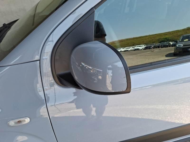 Fiat Panda 1.0 FIREFLY 70CV SeS HYBRID CITY LIFE - foto 51