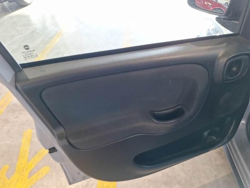 Fiat Panda 1.0 FIREFLY 70CV SeS HYBRID CITY LIFE - foto 46