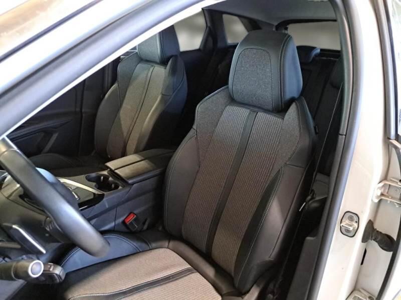 Peugeot 3008 130 EAT8 SeS ALLURE - foto 11