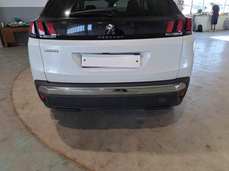 Peugeot 3008 130 EAT8 SeS ALLURE - foto 21