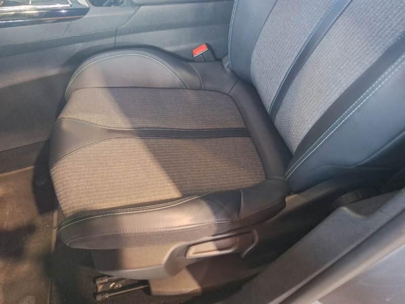 Peugeot 3008 130 EAT8 SeS ALLURE - foto 12