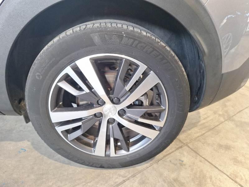 Peugeot 3008 130 EAT8 SeS ALLURE - foto 19