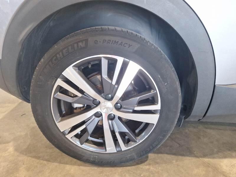 Peugeot 3008 130 EAT8 SeS ALLURE - foto 31