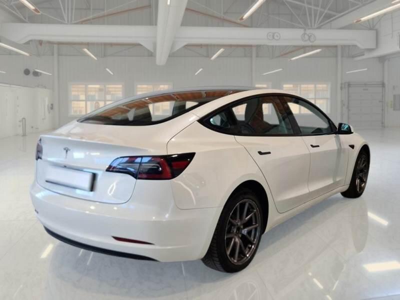 Tesla Model 3 50 KWH RWD - foto 2