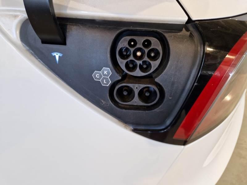 Tesla Model 3 50 KWH RWD - foto 36