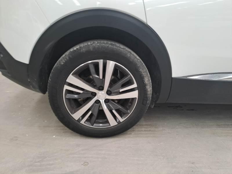 Peugeot 3008 130 EAT8 SeS ALLURE - foto 18