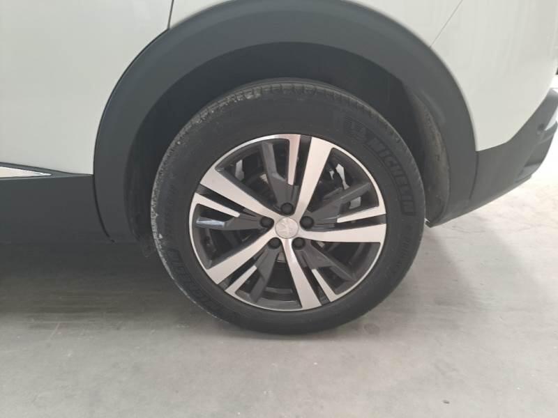 Peugeot 3008 130 EAT8 SeS ALLURE - foto 19