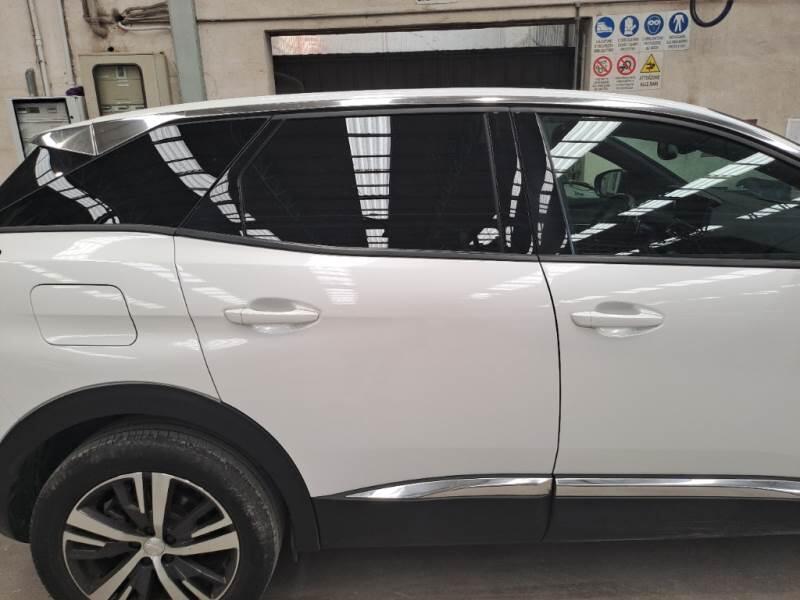Peugeot 3008 130 EAT8 SeS ALLURE - foto 31