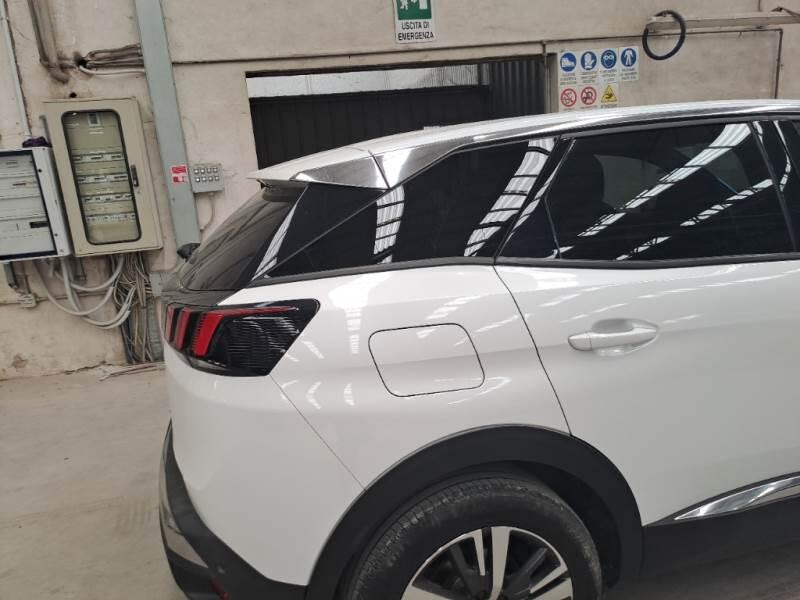 Peugeot 3008 130 EAT8 SeS ALLURE - foto 34