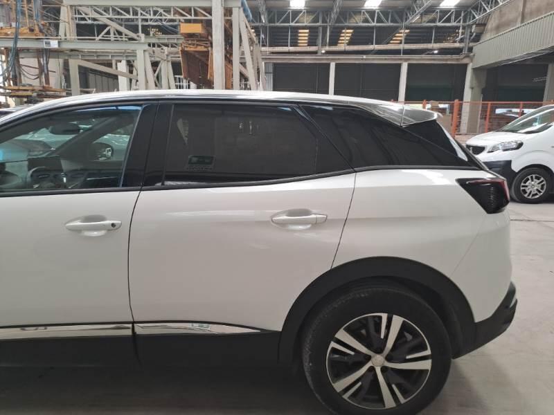 Peugeot 3008 130 EAT8 SeS ALLURE - foto 36