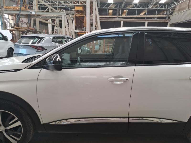 Peugeot 3008 130 EAT8 SeS ALLURE - foto 38