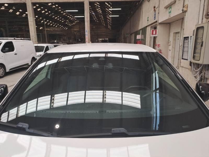 Peugeot 3008 130 EAT8 SeS ALLURE - foto 10