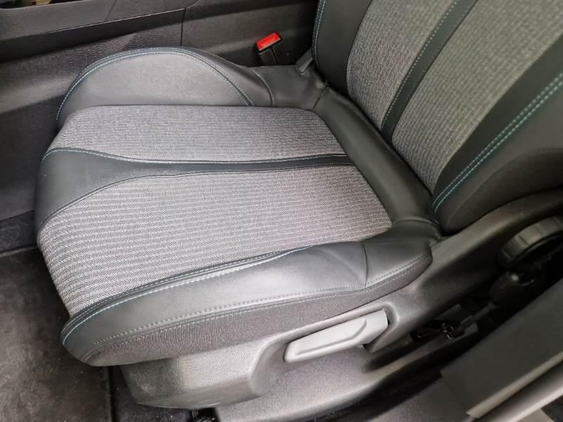Peugeot 3008 130 EAT8 SeS ALLURE - foto 12