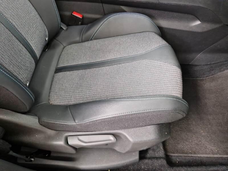 Peugeot 3008 130 EAT8 SeS ALLURE - foto 14