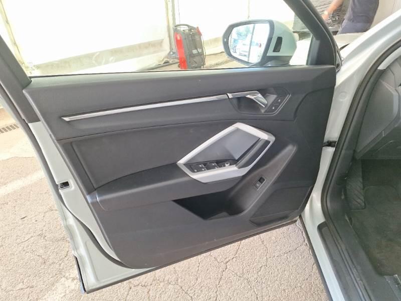 Audi Q3 35 TDI S TRONIC BUSINESS PLUS - foto 37