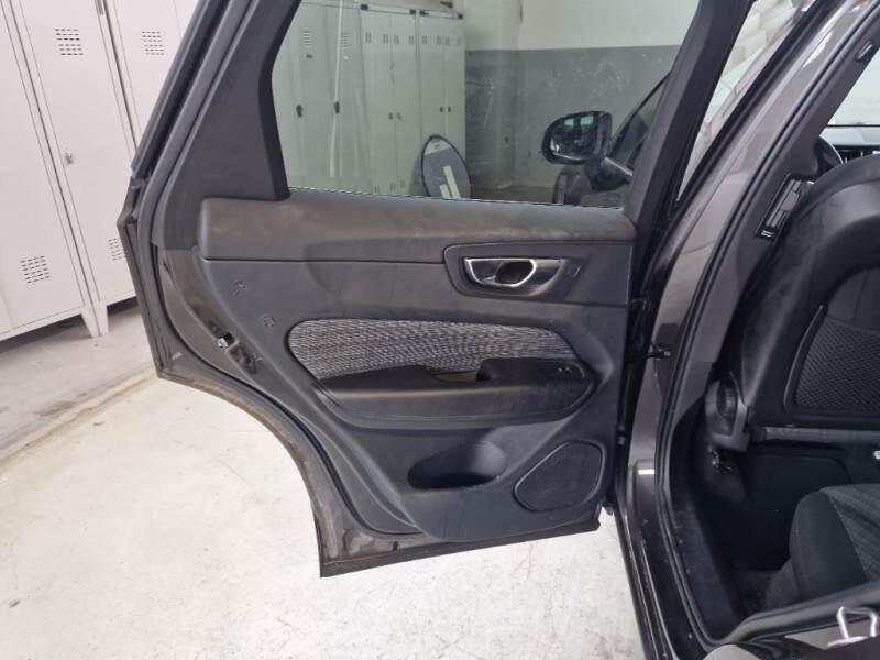 Volvo XC60 T6 PLUG-IN AWD AUTO CORE - foto 51