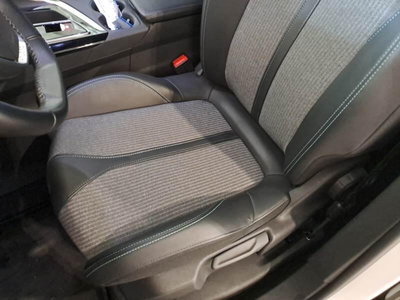 Peugeot 3008 130 EAT8 SeS ALLURE - foto 12