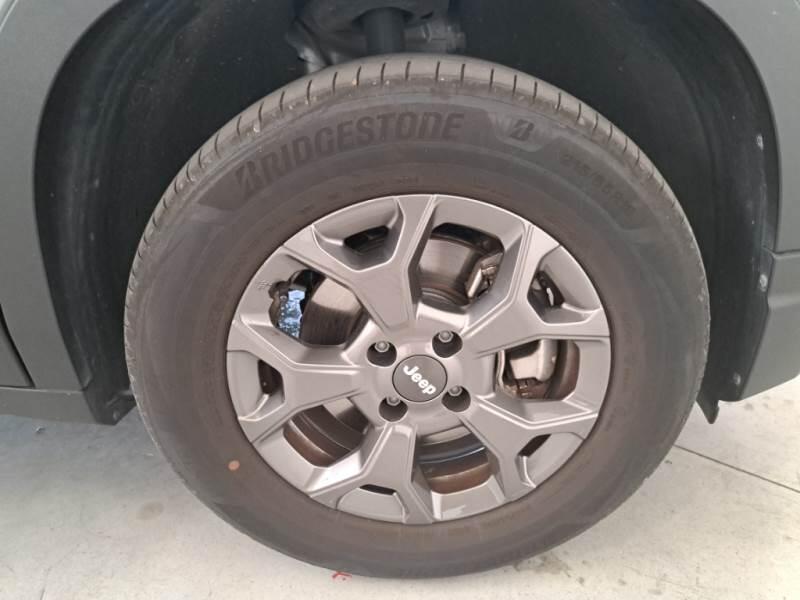Jeep Avenger 1.2 MHEV E-HYBRID TURBO LONGITUDE - foto 17