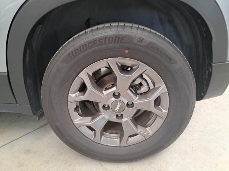 Jeep Avenger 1.2 MHEV E-HYBRID TURBO LONGITUDE - foto 19