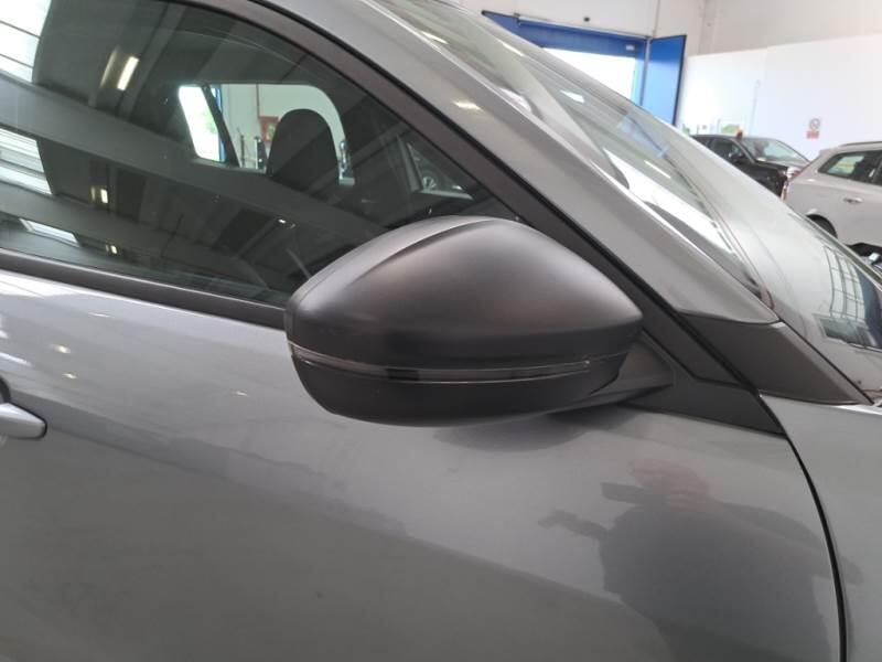 Jeep Avenger 1.2 MHEV E-HYBRID TURBO LONGITUDE - foto 51