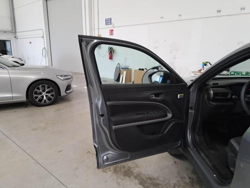 Jeep Avenger 1.2 MHEV E-HYBRID TURBO LONGITUDE - foto 57