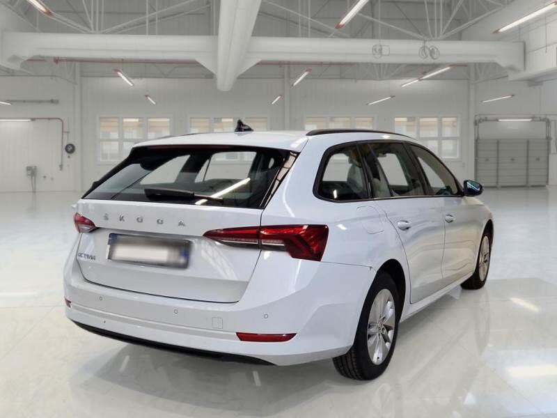 Skoda Octavia 2.0 TDI EVO 85KW EXECUTIVE DSG - foto 2