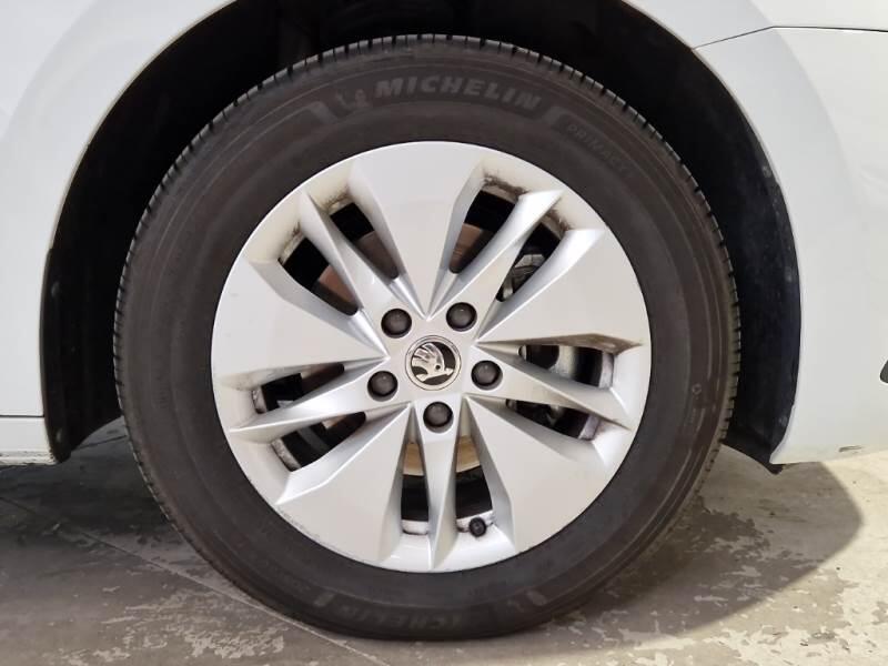 Skoda Octavia 2.0 TDI EVO 85KW EXECUTIVE DSG - foto 17