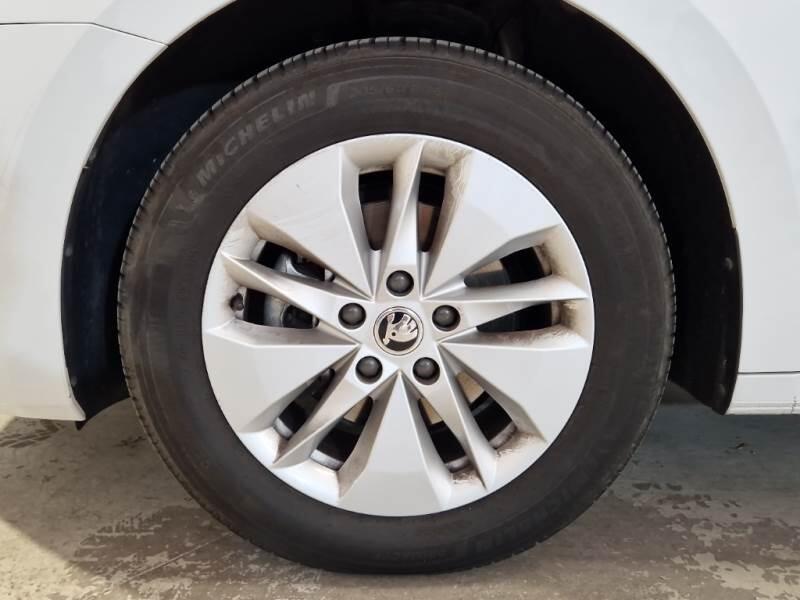 Skoda Octavia 2.0 TDI EVO 85KW EXECUTIVE DSG - foto 20