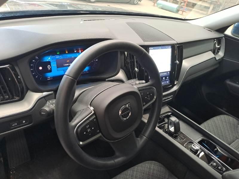 Volvo XC60 T6 PLUG-IN AWD AUTO CORE - foto 32