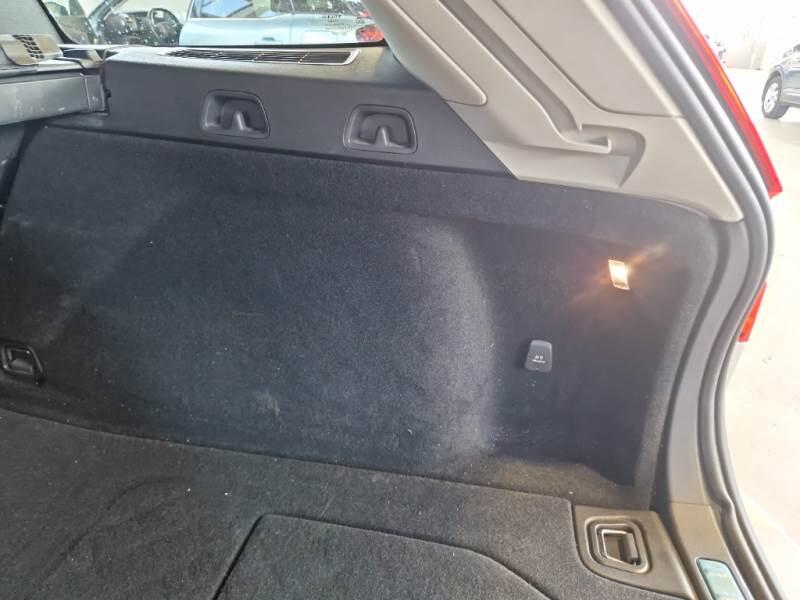 Volvo V60 B4 D AUTOM.CORE - foto 36