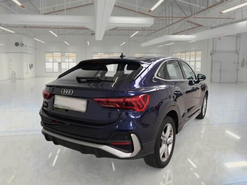 Audi Q3 35 TFSI S TRONIC S LINE EDITION - foto 2