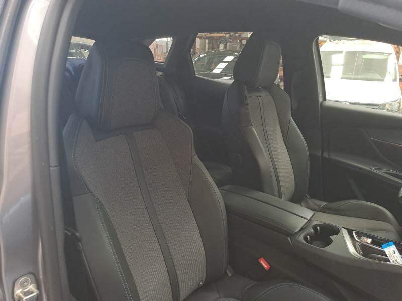 Peugeot 3008 130 EAT8 SeS ALLURE PACK - foto 13