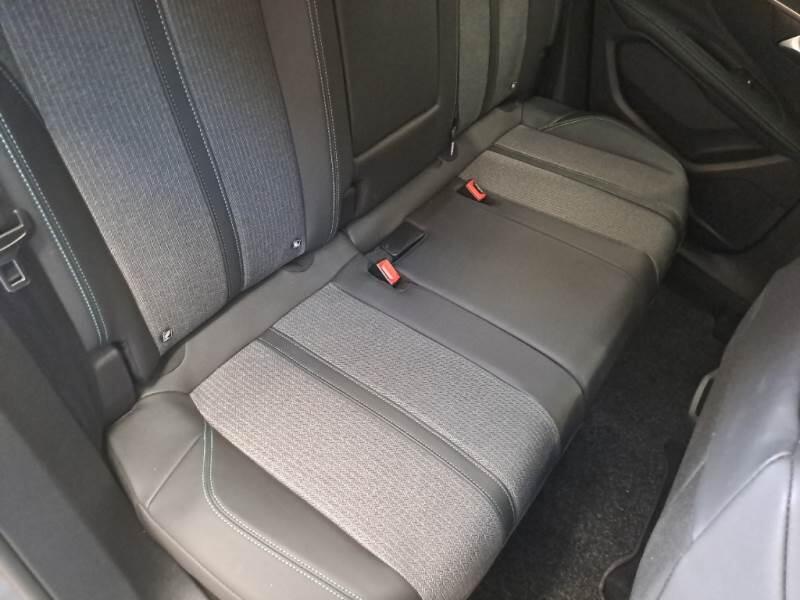 Peugeot 3008 130 EAT8 SeS ALLURE PACK - foto 16