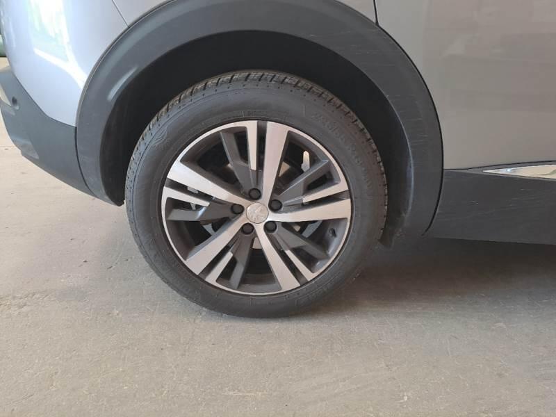 Peugeot 3008 130 EAT8 SeS ALLURE PACK - foto 18