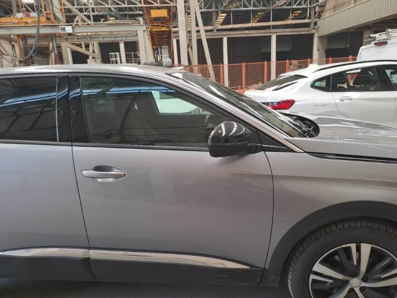 Peugeot 3008 130 EAT8 SeS ALLURE PACK - foto 38