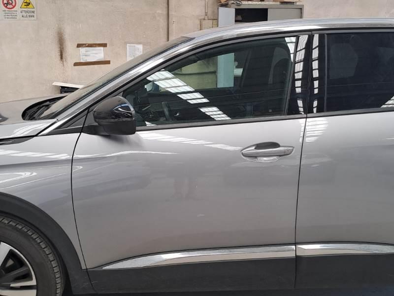 Peugeot 3008 130 EAT8 SeS ALLURE PACK - foto 50