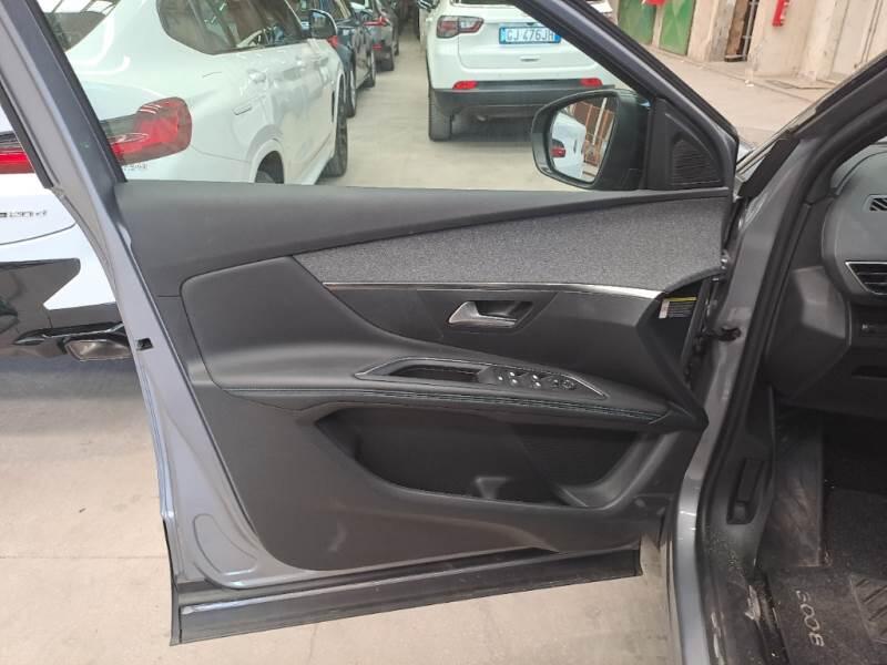 Peugeot 3008 130 EAT8 SeS ALLURE PACK - foto 62
