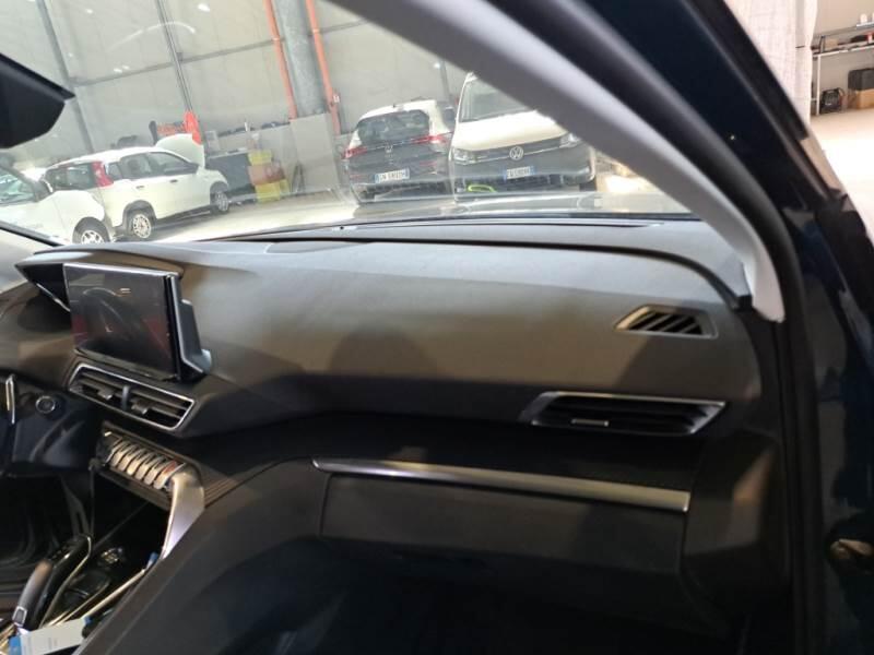 Peugeot 3008 130 EAT8 SeS ALLURE - foto 107