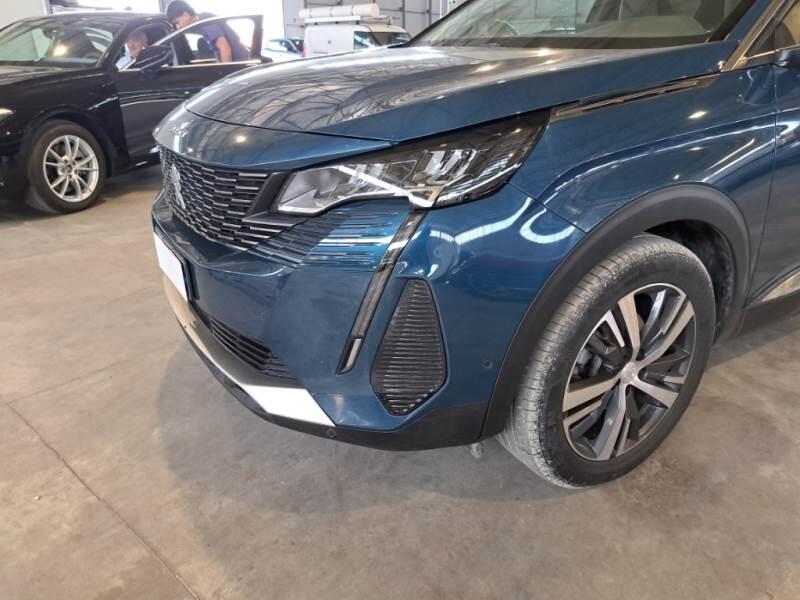Peugeot 3008 130 EAT8 SeS ALLURE - foto 32