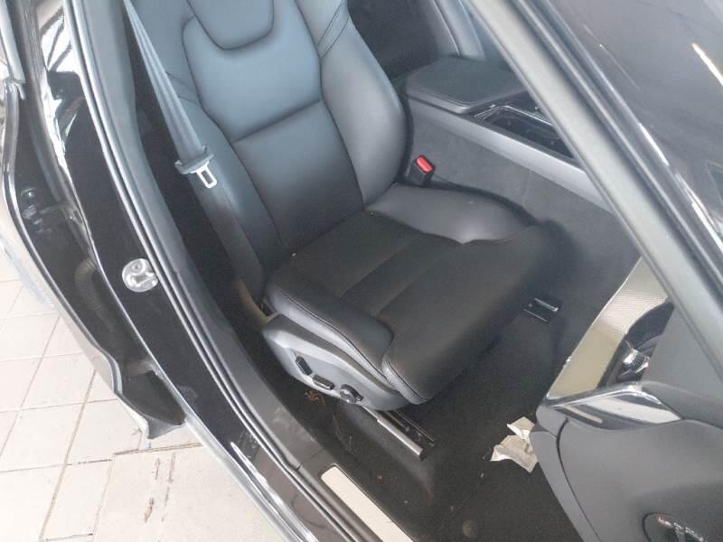 Volvo XC60 T8 PLUG-IN AWD AUTO PLUS BRIGHT - foto 14