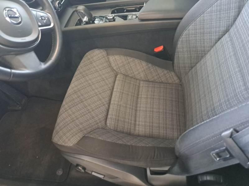 Volvo XC60 T6 PLUG-IN AWD AUTO CORE - foto 12
