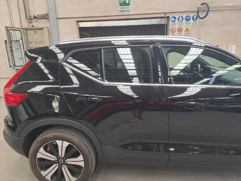 Volvo XC40 RECHARGE PLUG-IN AUTO PLUS BRIGHT - foto 38