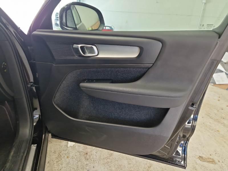 Volvo XC40 T4 RECHARGE PLUG-IN AUTO CORE N1 - foto 74