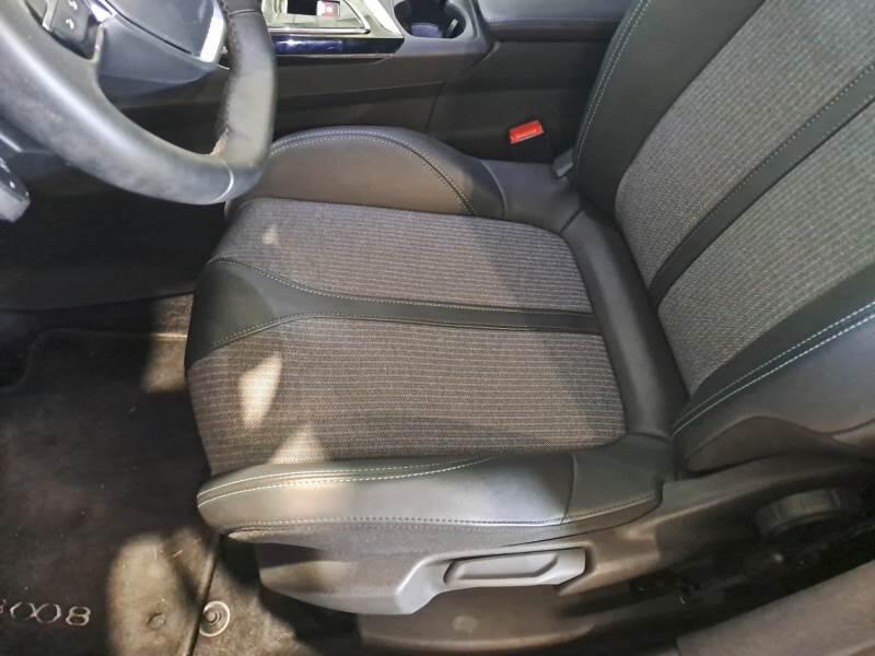Peugeot 3008 130 EAT8 SeS ALLURE - foto 12