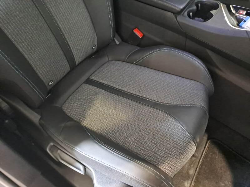 Peugeot 3008 130 EAT8 SeS ALLURE - foto 14